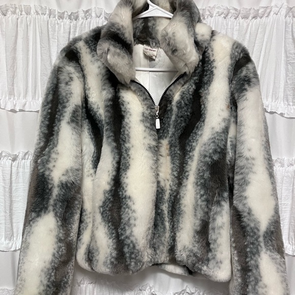 VON SAKEN FUR JACKET SZ. M LIKE NEW, VERY WARM, WEAR ANYWHERE LQQK. - Picture 9 of 14